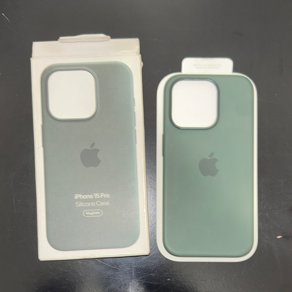 Apple iPhone 15 Pro Silicone Case - Cypress